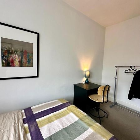 Whitechapel Station Rooms London Eksteriør bilde