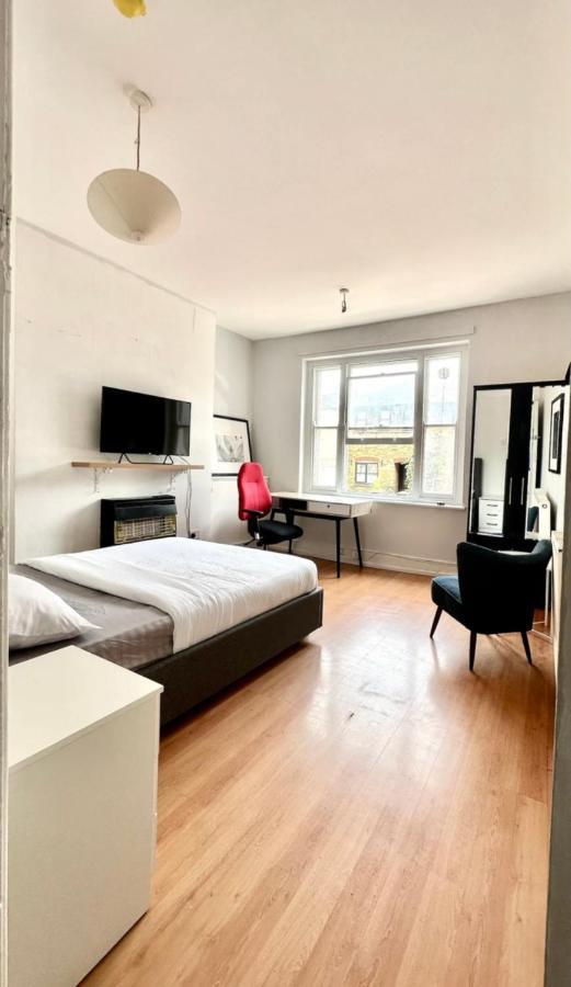 Whitechapel Station Rooms London Eksteriør bilde
