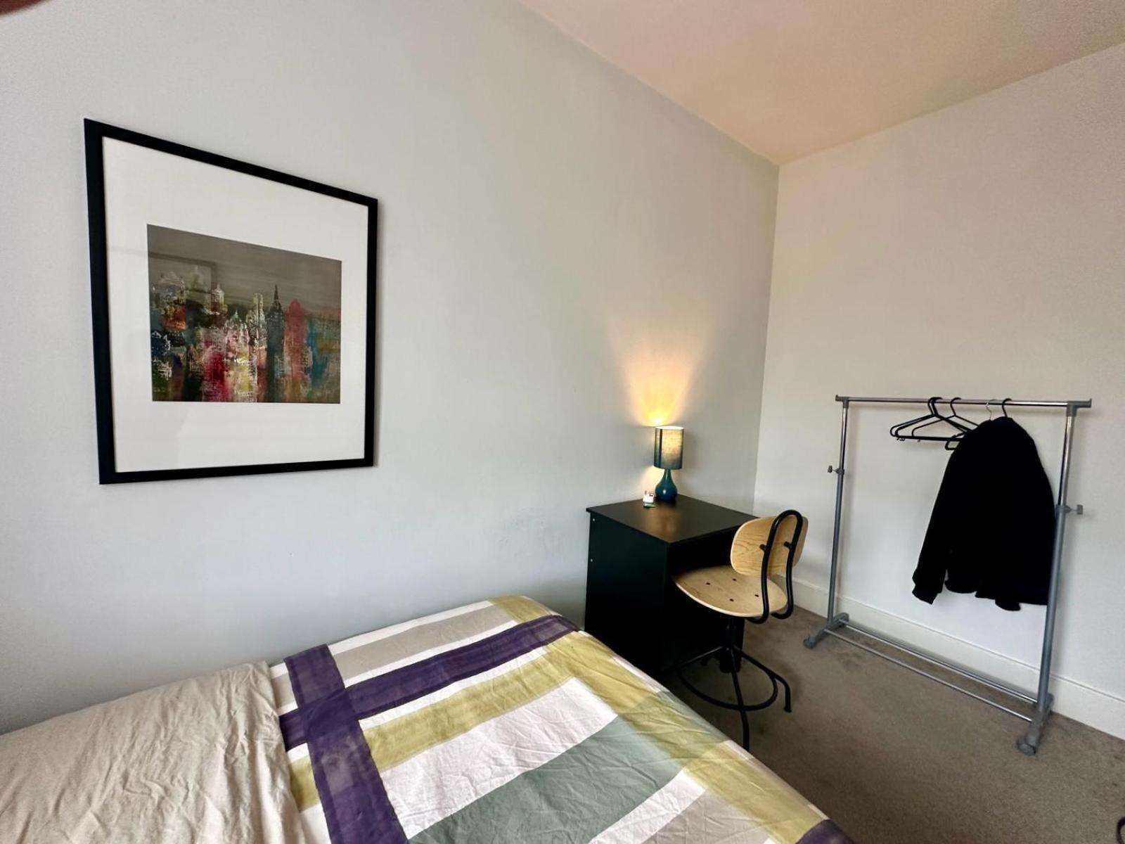 Whitechapel Station Rooms London Eksteriør bilde