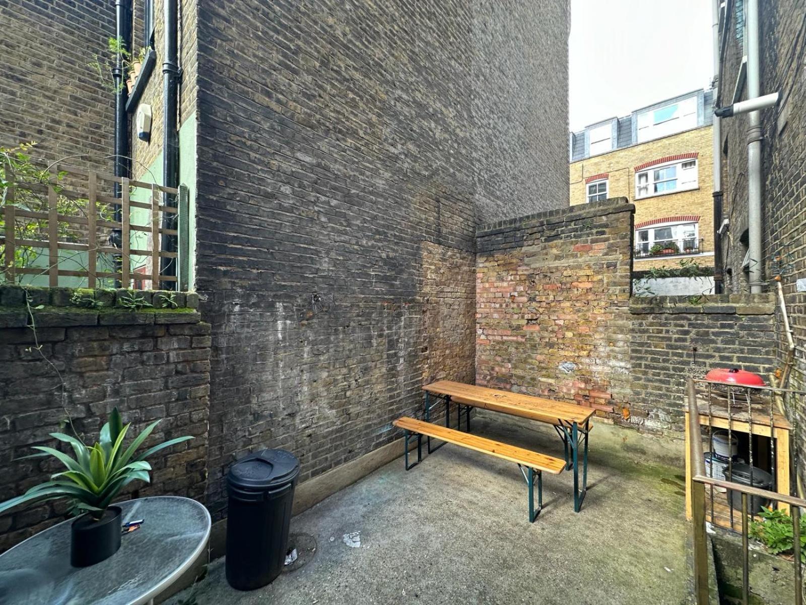 Whitechapel Station Rooms London Eksteriør bilde